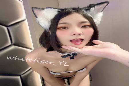 露脸才是王道 你的女神有钱人的母狗 推特清纯系可爱治愈小美女WHITE私拍 调教露出紫薇啪啪  
